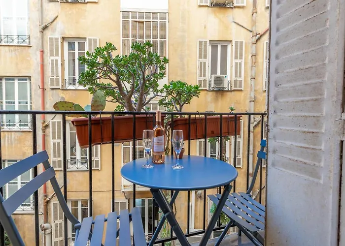 Nice Central Art Deco Flat 45 M²